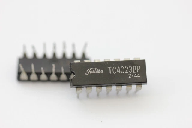 Circuit Intégré TC4584BP Toshiba - Nouveau Ancien Stock (NOS), 1 Pièce, Référence C537BU21F230115
