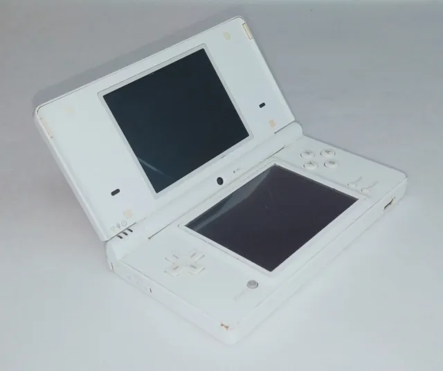Consola Nintendo DSi blanca buen estado sin cargador ni juegos. Funcionando bien