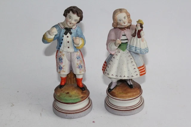 Paire de sujets Enfants porcelaine biscuit (50617)
