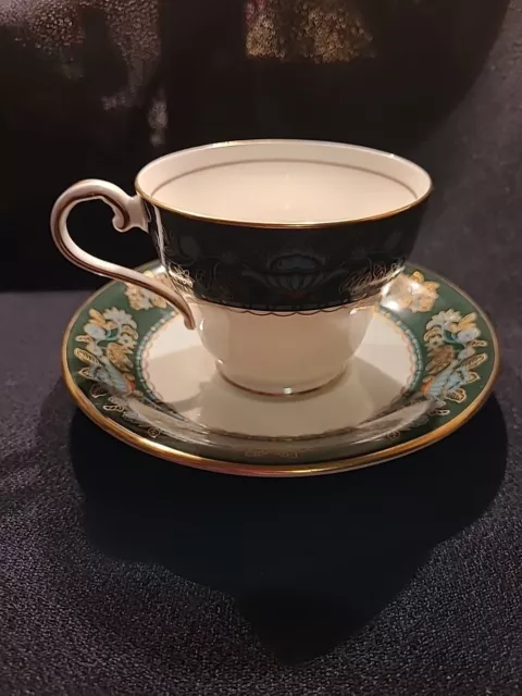 AYNSLEY ENGLAND BONE CHINA Winchester Tea Cup And Saucer