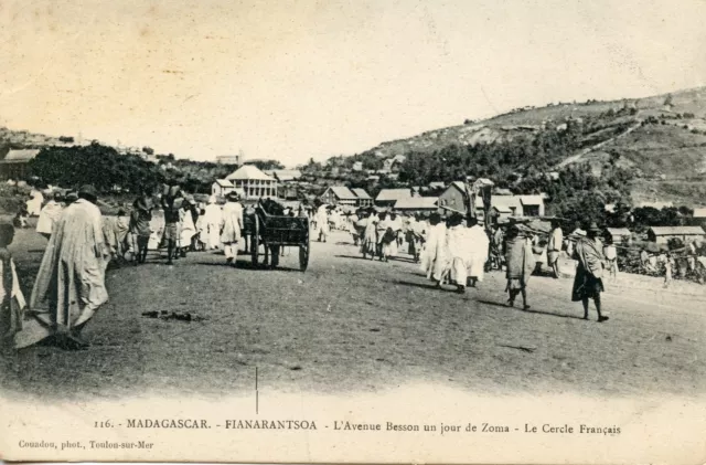 Carte Postale / Madagascar / Fianarantsoa Avenue Besson Un Jour De Zoma