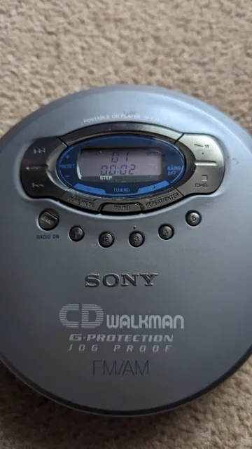 Sony DE221 CD Walkman - Personal CD Player - Silver - Grade A (D-E221/SC)