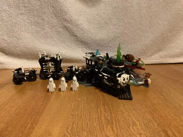 LEGO Monster Fighters 9467 Geisterzug, Anomalien bei 7 Teilen