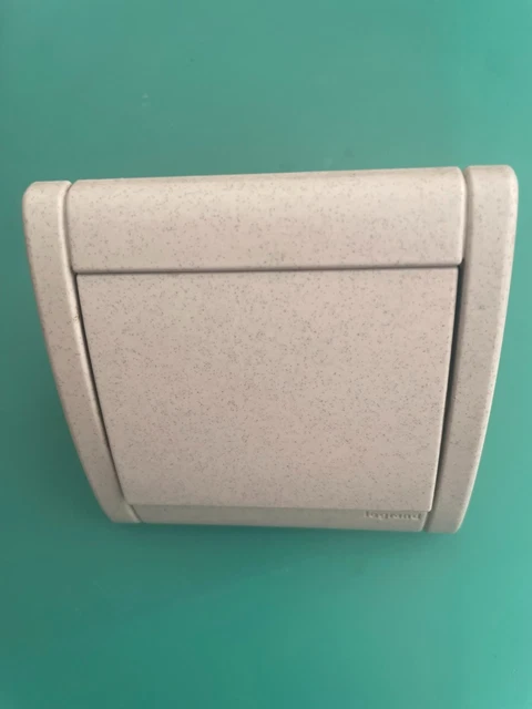 Doigt De Sortie De Câble Legrand SAGANE 85798 (SILEX) - Pour Installation électrique - Occasion
