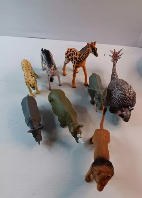 Plastic Animal Figures Lot of Zoo Animals Lion Giraffe , elephant , rhino + more