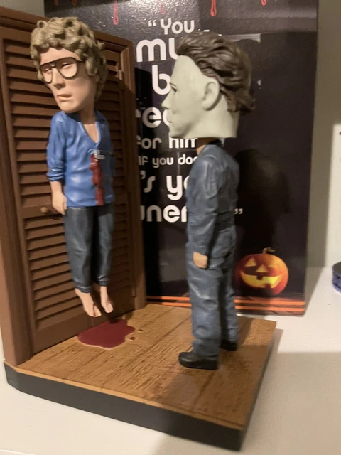 Hot Topic Exclusive Royal Bobbles Michael Myers And Bob 3