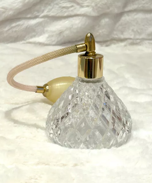 Vintage retro elegant cut glass atomiser perfume bottle with spray bulb