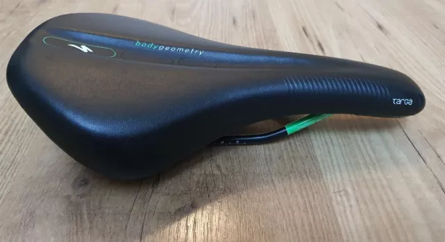 Spezialisierte Körpergeometrie Targa Sattel in schwarz/weiß/grün GEBRAUCHT