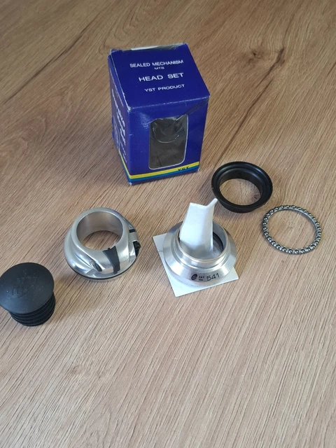 Casque YST 228 MTB Pour Vélo - 25,4 Mm - Argent - NOS Neuf En Boîte