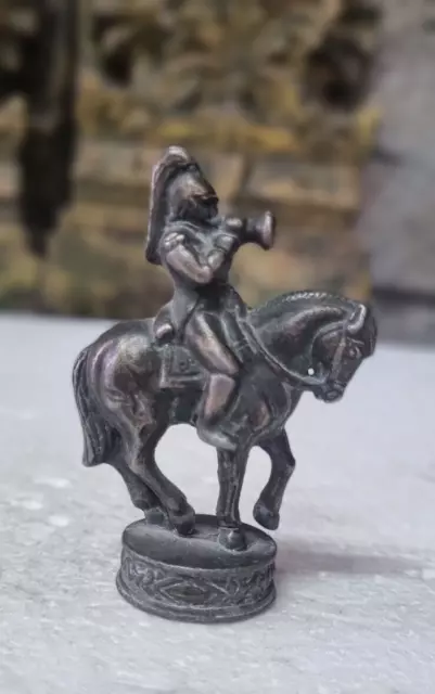 Antike alte indische handgefertigte Krieger-Reiter-Statue aus Bronze aus...