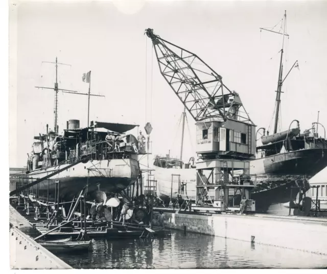 Egypte, Canal de Suez, Port Saïd, atelier de construction navale Vintage silver