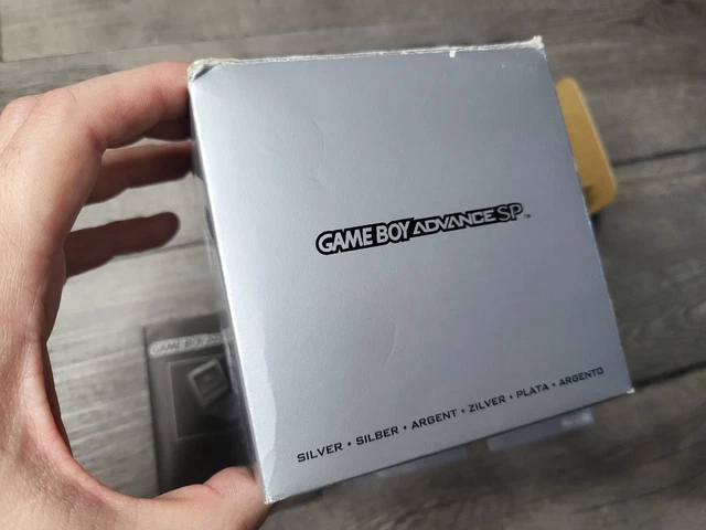 Nintendo Game Boy Advance SP - Console Ricondizionata