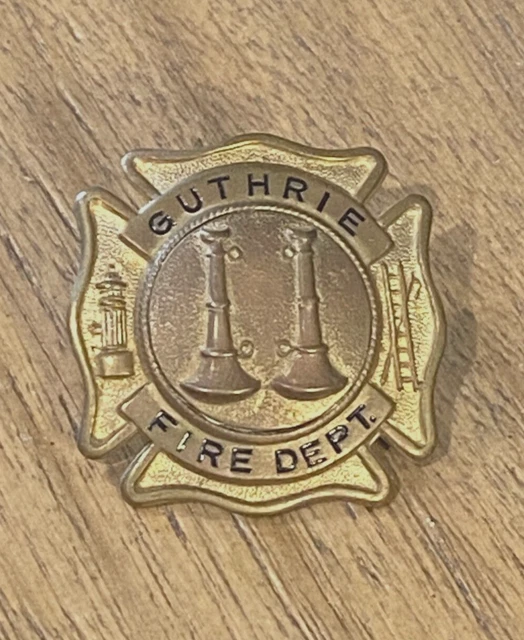 VINTAGE GUTHRIE FIRE DEPARTMENT FIREFIGHTER BADGE OKLAHOMA 21.50