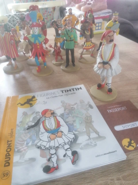Figurine de collection Tintin, Hergé en officier de la cour Syldave 13cm (42259