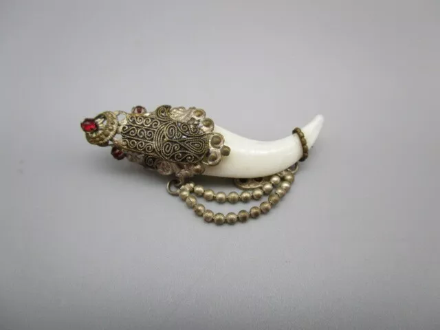 Broche ancienne argentée et pierre blanche - orientale