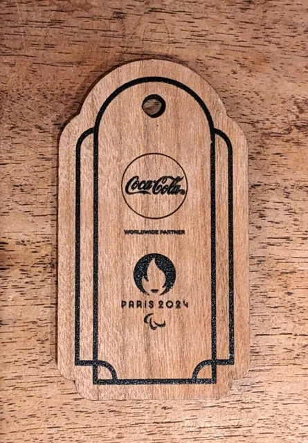 Badge Porte-cle Coca-Cola en bois pour athlètes Jeux ... - eBay