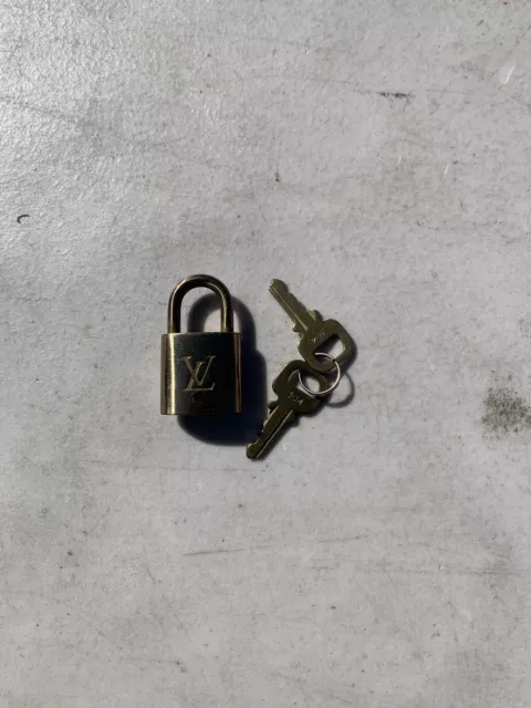 Louis Vuitton Silver Padlock and 2 Key Set Lock Cadena Keepall Graphite  58lz63s