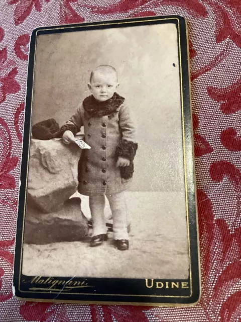 1880 Ca. UDINE Bambino In Posa- Ritratto *Foto Giuseppe MALIGNANI