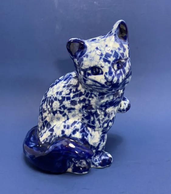 Vintage Chinoiserie ￼￼Sitting Cat Blue  White Floral Chintz Paw Up Figurine 6.5”