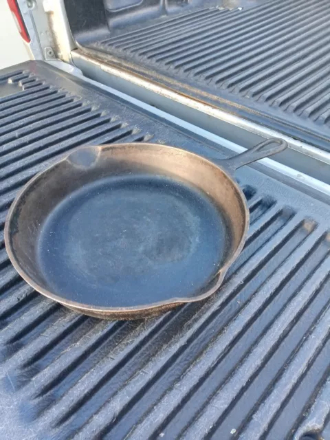 Vintage Griswold #8 Cast Iron SKILLET ~ Large BLOCK LOGO