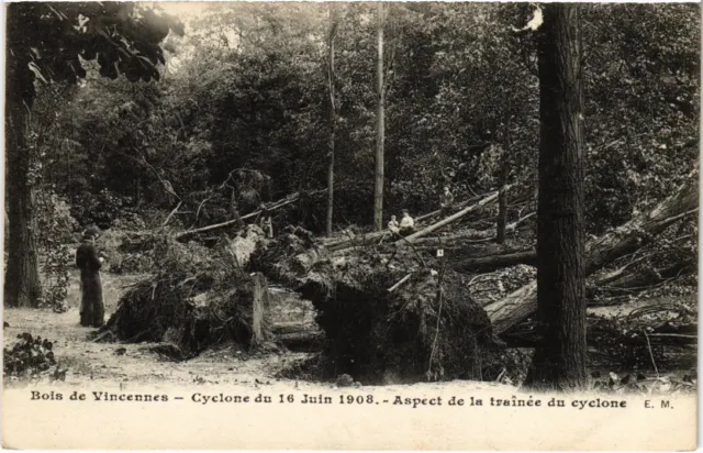CPA Vincennes Aspect de la trainee du cyclone (1364371)