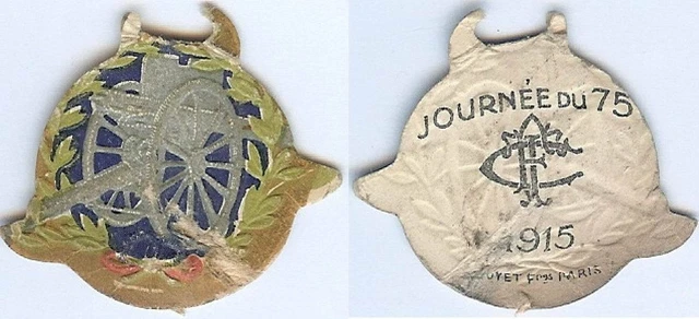 ANCIEN INSIGNE EMAILLÉ - Camps De Vacances Touring Club De