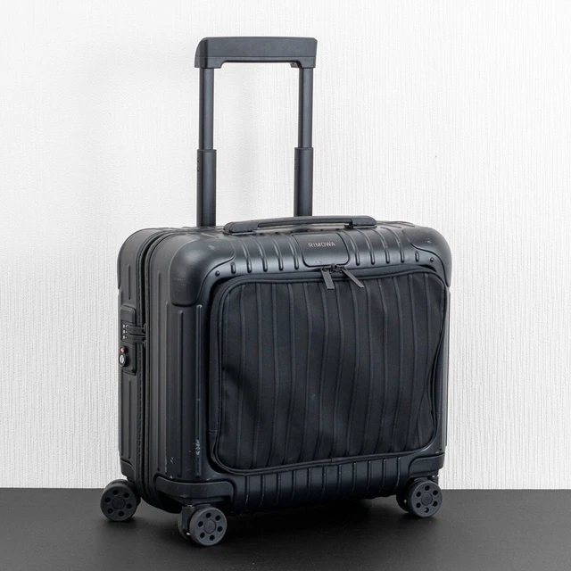 RIMOWA ESSENTIAL SLEEVE ブラック コンパクト RIMOWA ESSENTIAL