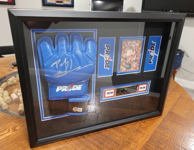 FEDOR EMELIANENKO Auto Signed PRIDE FC Glove BECKETT COA Framed & Matted 1/1 FEDOR EMELIANENKO Auto Signed PRIDE FC Glove BECKETT COA Framed & Matted 1/1