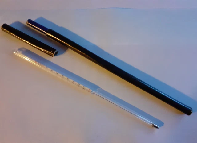 Altes Labortermometer analog, 0 - 100° Celsius in Original Papphülse, gebraucht