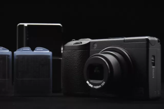 RICOH GR DIGITAL II 10.1MP Digital Camera From JAPAN 【MINT- SC 2880】 #731
