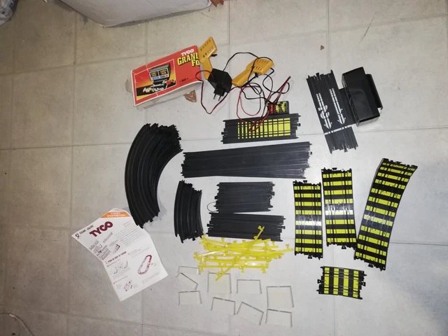 LOT DE 6 manettes et 2 transfo pour Circuit TCR EUR 20,00 - FR