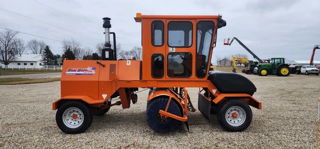 2021  Broce RCT 350 STREET SWEEPER Broom EROPS AC  Cummins