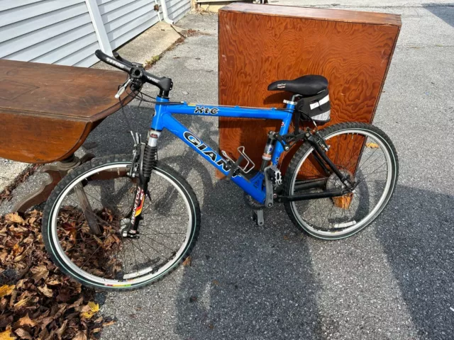 Giant XTC DS2 Medium Frame vintage rare blue outstanding condition bike mtb