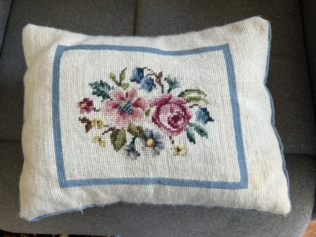 Vintage Needlepoint Hand Made Pillow Wool Floral 14-1/2" X 11"