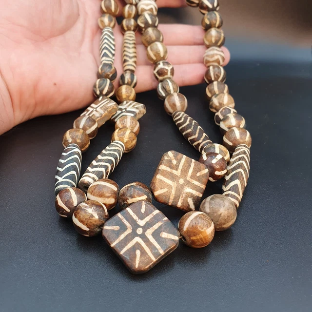 South Asian Burmese Pumtek petrified Wood Beads Late 20th C beads Long Strand 3