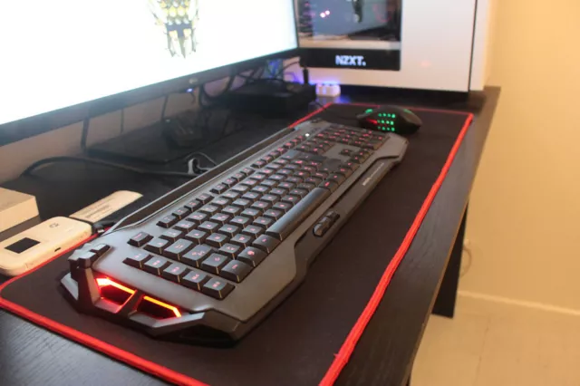 Tappetino mouse RGB xxl 900x400x4mm da gaming grande per scrivania  antiscivolo