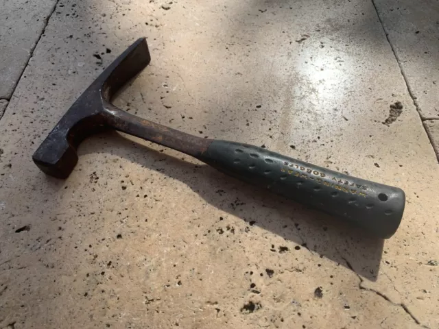 Vintage Estwing Masons Brick Laying Rock Pick Hammer w/ Evergrip Handle