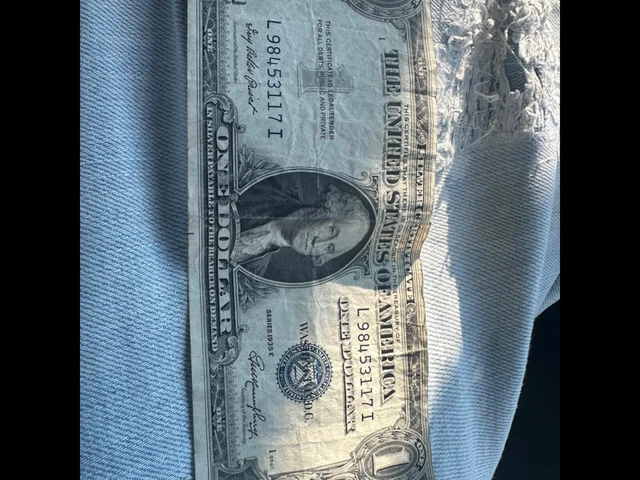 Series 1935 E Blue Seal $1.00 One Dollar Silver Certificate Note Crisp Rare