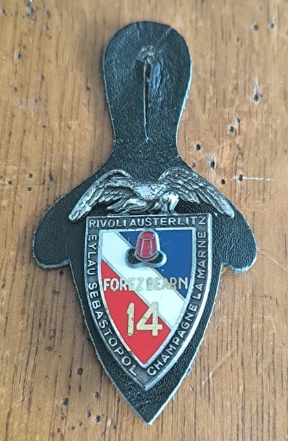 Triste nouvelle que nous apprenons via la page du 14ème Régiment d' Infanterie et de Soutien Logistique Parachutiste C'est avec une profonde émotion que le colonel David Guélé, chef de corps du 14e