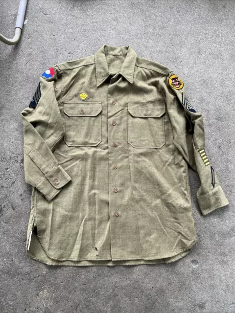 WW2 US Army 9th Infantry Division / Tank Destroyer Shirt Patched (Q501 WW2 US Army 9th Infantry Division / Tank Destroyer Shirt Patched (Q501
