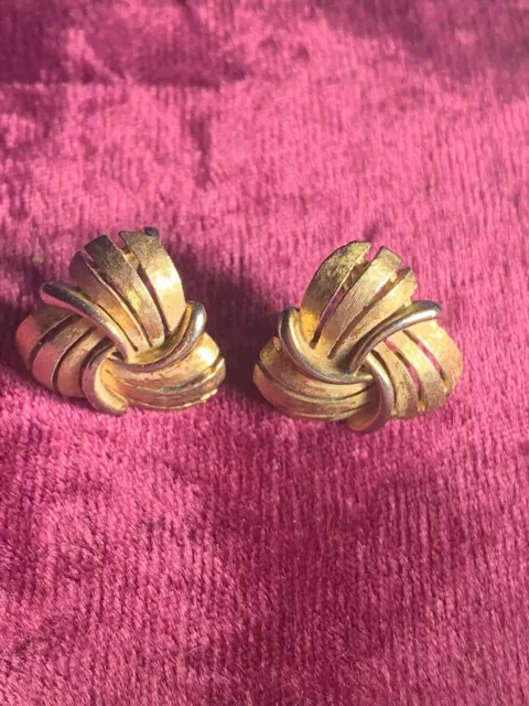 Trifari 1960's Vintage Gold Tone Clip On Earrings.