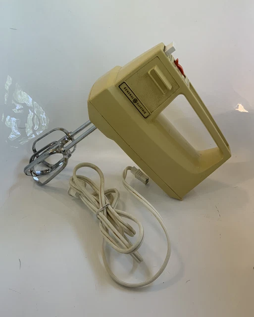 VINTAGE GENERAL ELECTRIC Harvest Gold Hand Mixer/Beater GE 3Speed
