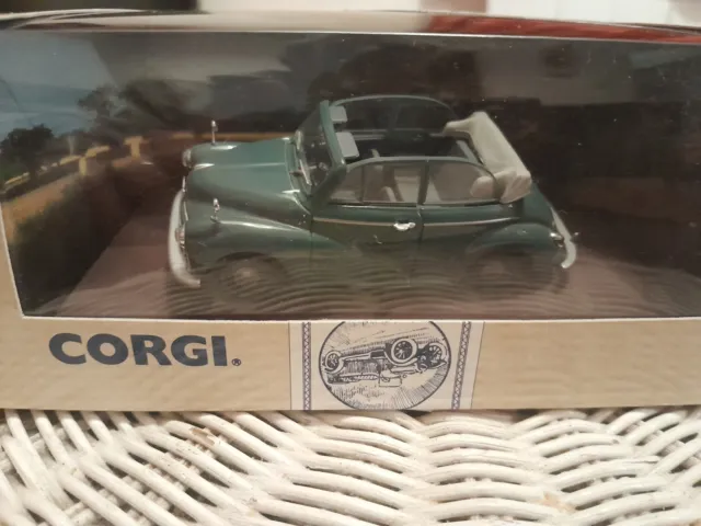 1:43 Morris Minor Convertible. 96751 Corgi Classic Vehicles.