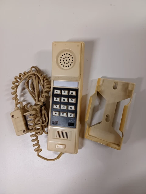 Télephone mural ancien type boite a sel - Collection
