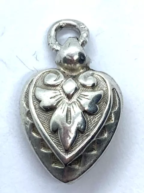Vintage Sterling Silver Bracelet Charm Pendant Heart Beautiful Design