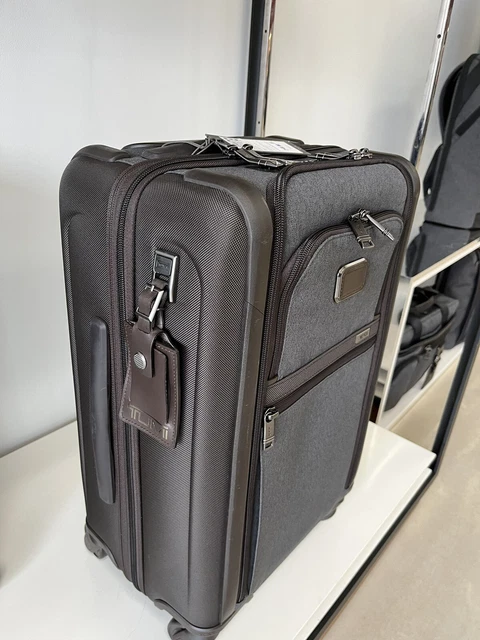 Tumi Alpha 3 continental Dual Access 4 Wheel Carry-On 3