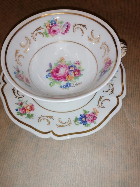 Tasse et sous Tasse signée d'Artois Ancienne manufacture Royale Limoges