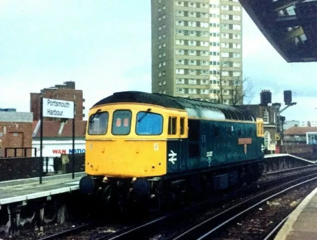 Vintage Train Photo British Rail Portsmouth Harbour Station Platform 33027 1980s