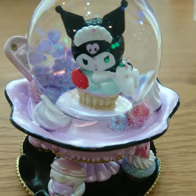 figura globo de nieve kuromi talla s 2021 sanrio 2