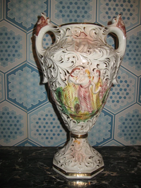 Vase Amphore Italien Capodimonte N°134 – Céramique Blanche Signée